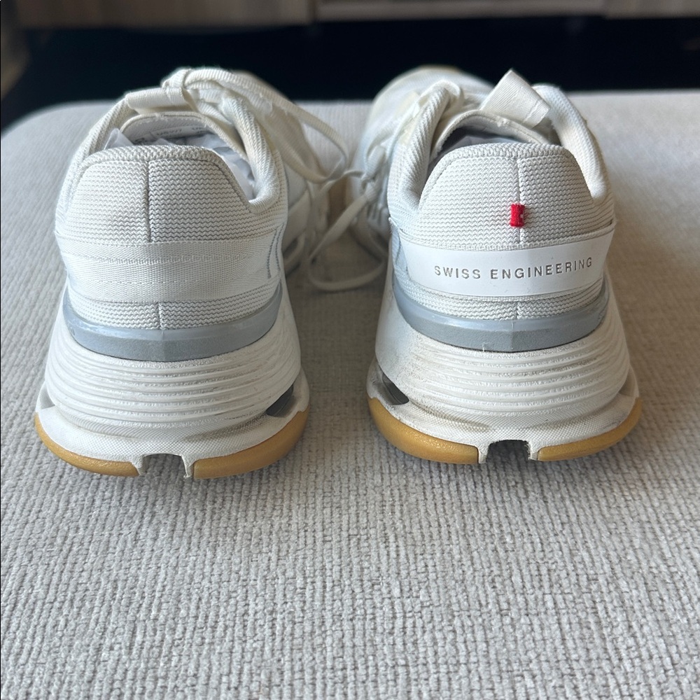 Cloudnova Form 2 -On Running White Shoes - Picture 5 of 7